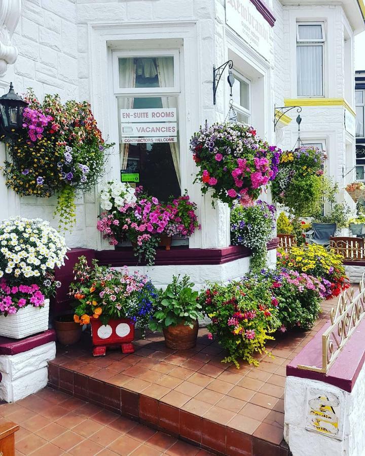 Rembrandt Guest House เกรทยาร์มัธ ภายนอก รูปภาพ